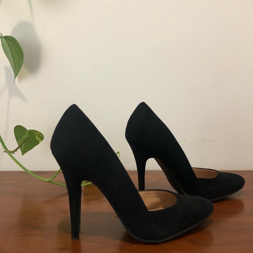 Forever 21 Faux Suede Pump